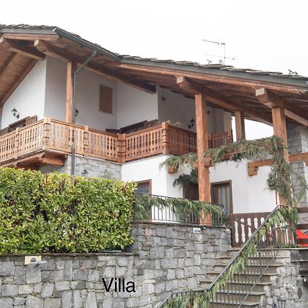 アオスタCasa Tipica Valdostanaアパートメント エクステリア 写真