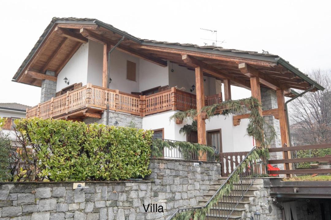 アオスタCasa Tipica Valdostanaアパートメント エクステリア 写真